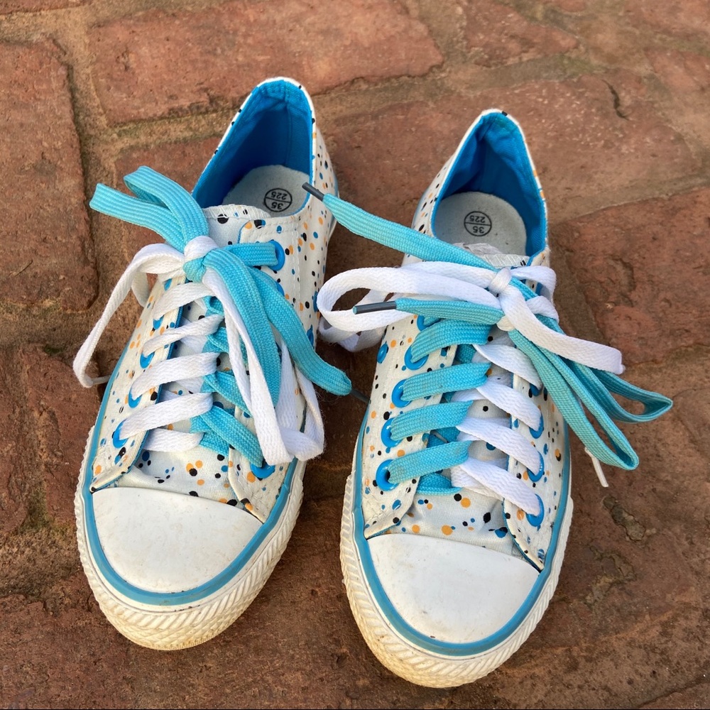 Blue&White Sneaker - Picture 4 of 4